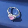 Moda Europea y Americana Anillo de Cobre Chapado en Oro Real para Mujer Nicho de Gama Alta Lujo Accesible Incrustado Corazón Rosa Diamante Anillo para el Dedo Índice Joyería