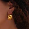 Entrada Francesa Joyería de Lujo Acero de Titanio Chapado en Oro Pendientes Personalidad Retro Hebilla de Oreja Trenzada Irregular Conservación del Color En stock Suministro