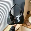 Bolso tote texturizado transfronterizo, nueva colección otoño 2026, bolso de hombro tachonado de moda, bolso de axila de gran capacidad para mujer