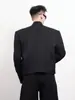 Blazer corto negro deconstruido único con hombreras para hombre, estilo otoño, con un look fresco y sofisticado, cuello mao, traje estilo americano