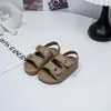 Zapatos Birkenstock Moda Coreana Infantil 2026 Nuevas Sandalias Abiertas de Verano para Niñas con Hebilla de Cinturón Diseño Elegante Zapatos de Playa