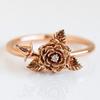 Anillo de cobre rosa retro Cao Shi Anillo de nicho de flor personalizado japonés y coreano en forma de hoja artística