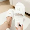 Novas pantufas em formato de coração para mulheres de comércio exterior, pantufas abertas para casa, pantufas de algodão listradas, sucesso de vendas transfronteiriça no atacado