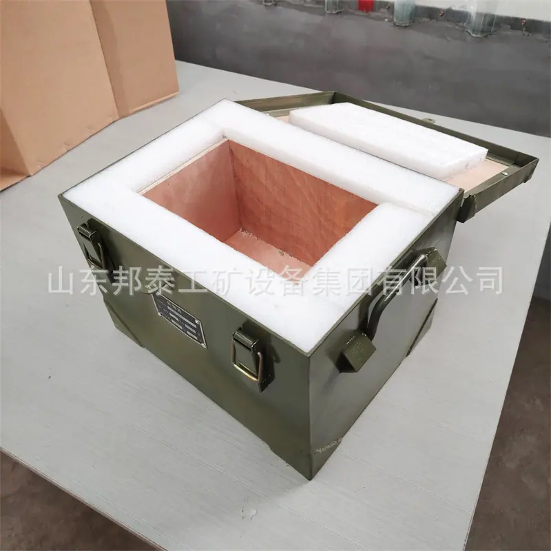 800尺寸防爆箱02.jpg