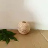 Cestas de lanternas de bambu feitas à mão podem ser usadas como lustres, abajures ou itens decorativos para fotografia de trajes tradicionais, celebrações de primeiro aniversário e banquetes de casamento.