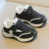 Zapatos Aggan para Niños Estilo Nuevo Zapatos Deportivos para Niños Suela Suave Zapatos de Papá Zapatos Blancos Casuales para Niñas Dropshipping Venta al por Mayor