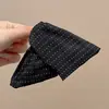 Pinza para el Cabello Triángulo a Cuadros de Bloques de Color Retro para Mujer, Pasador para Recogido en la Parte Trasera de la Cabeza, Nuevo Estilo 2026 Pinza de Tiburón Accesorio para el Cabello
