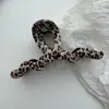 Presilha de Cabelo Estampada de Leopardo Bege Versátil Vintage Estilo Coreano Grampo de Cabelo Elegante de Alta Qualidade para o Trajeto Diário Presilha de Tubarão Acessório de Cabelo