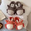 Pantuflas de algodón cálidas para otoño e invierno con diseño de cangrejo de dibujos animados para mujer, personalidad creativa, nuevas, de felpa, suela suave, zapatos de postparto