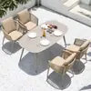 Mesas y sillas para patio exterior, sillas de plástico y madera para balcón de villa al aire libre, mesas y sillas de ratán nórdico a prueba de sol para jardín exterior