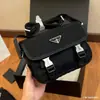 Bolso Bandolera P para Hombre y Mujer Bolso Bandolera Bolso de Pecho Bolso de Cintura Nailon Regenerado Paracaídas Impermeable Bolso de Hombro Versátil