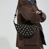 Bolsa Feminina com Rebites Transfronteiriça Estilo Punk Moderno Bolsa Dumpling Nova Primavera 2026 Bolsa de Ombro Bolsa Transversal Spicy Girl para Mulheres