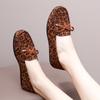 2025 Nueva Moda Combinable Estampado Leopardo Zapatos de Guisante Suela Blanda Superficie Suave Slip-on Zapatos de Mamá Ligeros Cómodos Zapatos Casuales