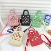 2023 Nuevo bolso de gelatina EVA bolso con agujeros para manualidades flor linda bolsa de playa de verano para vacaciones bolso portátil simple para mujer