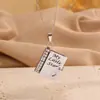 Collar con colgante de acero de titanio con letras de amor para chicas, estilo transfronterizo, con apertura para parejas, estilo nuevo, con personalidad y temperamento, cadena de clavícula.
