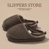 Pantuflas cerradas de felpa para invierno para el calor del hogar, con suela gruesa antideslizante, para interiores y exteriores, pantuflas peludas al por mayor