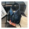 Diseño de Personalidad Estilo Coreano Nueva Tendencia de Moda 2025 Camisa Casual Simple Color Sólido Bolso Cruzado de un Solo Hombro para Mujer