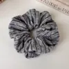 Lazo para el pelo de punto de lana con rayas diagonales en bloque de color, elegante y versátil, de alta gama, con textura, para Otoño/Invierno, accesorio para el pelo tipo anillo de intestino grueso