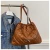 Bolso de Diamantes a Cuadros de Otoño e Invierno para Mujer 2024 Chaqueta Acolchada Nueva Nicho Combinable Bolso Tote con Cordón Casual Bolso Nube
