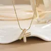 Collar con Colgante de Letra 26 con Microincrustación de Circonita, Europeo y Americano, Chapado en Cobre con Oro de 18 Quilates, Accesorio Clásico de Moda y Versátil