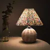 Luminária de mesa plissada nórdica com toque de luxo, luminária de cabeceira para quarto, luz noturna ambiente em formato de guarda-chuva para casa de hóspedes, presente para dormir
