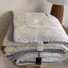 Nuevo modelo 2026 colcha de gasa de doble capa con esquinas cuadradas de cuatro lados y núcleo integrado, lavable a máquina, cálida para otoño e invierno, adecuada para todas las estaciones, primavera y otoño