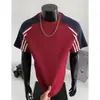 Camiseta a Rayas de Bloques de Color Estilo Americano para Hombre, Diseño de Verano con un Toque Único de Patchwork, Cuello Redondo, Mangas Cortas, Corte Relajado, Top Casual Versátil
