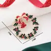Nuevos broches navideños europeos y americanos: Árbol de Navidad, muñeco de nieve, copo de nieve, pines de campana, broches de serie navideña con pedrería