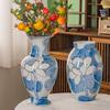 Yutong "Loto Pintado a Mano con Puntos Dorados" Estilo Chino Nuevo Cerámica Azul y Blanca Florero Paisaje de Lujo Ligero Colección Dezhou Adorno Cerámico