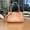 Comercio Exterior Otoño e Invierno Nuevo Producto Minimalista Bolso Cesta de Cuero Genuino Tejido a Mano Gran Capacidad Bolso de Mano Versátil de Moda Bolso de Hombro