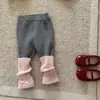 Leggings para Niñas Otoño 2026 Nuevo Estilo Bebé Súper Lindos Pantalones Largos Casuales Infantil Pequeño Pantalones Holgados Ropa de Abrigo con Forro de Terciopelo