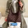 Zimu 2026 Moda Simples de Veludo Camurça Bolsa de Inverno Feminina com Bolinhas Ombro Único Texturizada Bolsa de Braço Grande Capacidade