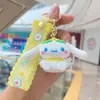 Pingente de chave de carro de pelúcia Cinnamoroll Sanrio de desenho animado chaveiro decoração de bolsa chaveiro de presente pequeno