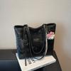 Bolsa Tote Retro de Grande Capacidade com Contraste de Cores Feminina 2025 Novos Têxteis Simples Casual para o Dia a Dia Bolsa de Ombro