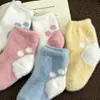 Meias de Flanela Grossa para Bebê Recém-nascido Outono e Inverno Meias Quentes de Coral Fleece Antiderrapantes Meias Infantis de Cano Médio
