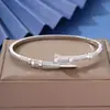 Pulseras de Clavo Europeas y Americanas Más Vendidas, Exquisitas Pulseras de Cobre Microincrustadas con Circonita, Pulseras Abiertas de Diseño de Alta Gama, Pulseras al por Mayor