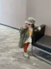 Outono de 2026 Novidades Estilo Coreano Roupas Infantis Meninas Jaqueta Acinturada Desgastada Corta-vento Camiseta Cartoon Camada de Base Calça Camada de Base