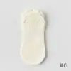 Calcetines de Yoga Sin Costuras para Mujer, Color Sólido Antideslizantes Profesionales 2025 Calcetines Finos de Malla Transpirables para Fitness y Pilates