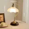 Lámpara de Escritorio Retro Francesa Alta Apariencia Sala de Estudio Dormitorio Mesita de Noche Lámpara Decorativa de Atmósfera Acrílico de Color Madera Maciza Lámpara Regulable