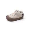 Sapatos de bebê 2026 primavera e outono, sapatos da moda e versáteis para bebês e crianças pequenas, sapatos infantis anti-tombo, desenhos animados, fofos, com sola macia