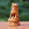 Un Par de Adornos Yuanbao Qilin Tallados en Madera de Ciprés Sosteniendo Bolas, Madera Maciza Decoración para el Hogar Figuritas de Animales Bestia Auspiciosa Qilin