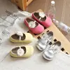 Ins Zapatos pequeños de cuero estilo francés 2026 primavera y otoño nuevo versión coreana para niñas zapatos tipo mocasín florales de princesa suela blanda