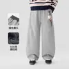Calça de Moletom Forrada Zuoxi para Meninos Outono/Inverno 2026 Novo Modelo Calça Térmica Integrada de Lã para Crianças Calça Curva para Crianças Maiores