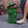 Estilo industrial de hierro retro personalidad creativa hidrante de incendios grande con tapa pie cubo de basura de metal sala de estar exterior barril