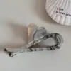 Pinza para el Cabello con Degradado de Tinta Gris Ahumado de Alta Gama para Salir, Pinza de Tiburón para el Cabello para Mujeres, Accesorio para el Cabello para la Parte Posterior de la Cabeza