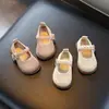Zapatos de princesa para niña pequeña de un año zapatos para bebé niña sandalias transpirables de flyknit de primavera suela suave zapatos para gatear niña zapatos