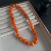 Colar de Pedras Naturais Laranja com Contas Estilo Ins Europeu e Americano, Joia Simples para Clavícula, Sensação de Alto Padrão de Nicho Inspirada na Dopamina