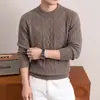 Venta al por mayor transfronteriza de suéteres para hombre: cuello redondo, engrosado para abrigar, casual, tejido jacquard de alta gama para otoño e invierno