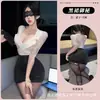 Sin error, este es un conjunto de lencería sexy que presenta un vestido estilo secretaria de encaje y una bata a juego, perfecto para añadir un toque de seducción a tu rutina nocturna.