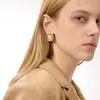 Brincos de Aço Inoxidável 18K com Pérolas de Resina em Estilo Retrô Elegante e Discreto, Brincos de Luxo Leve de Alta Qualidade para Mulheres, Joias de Nicho Transfronteiriças
